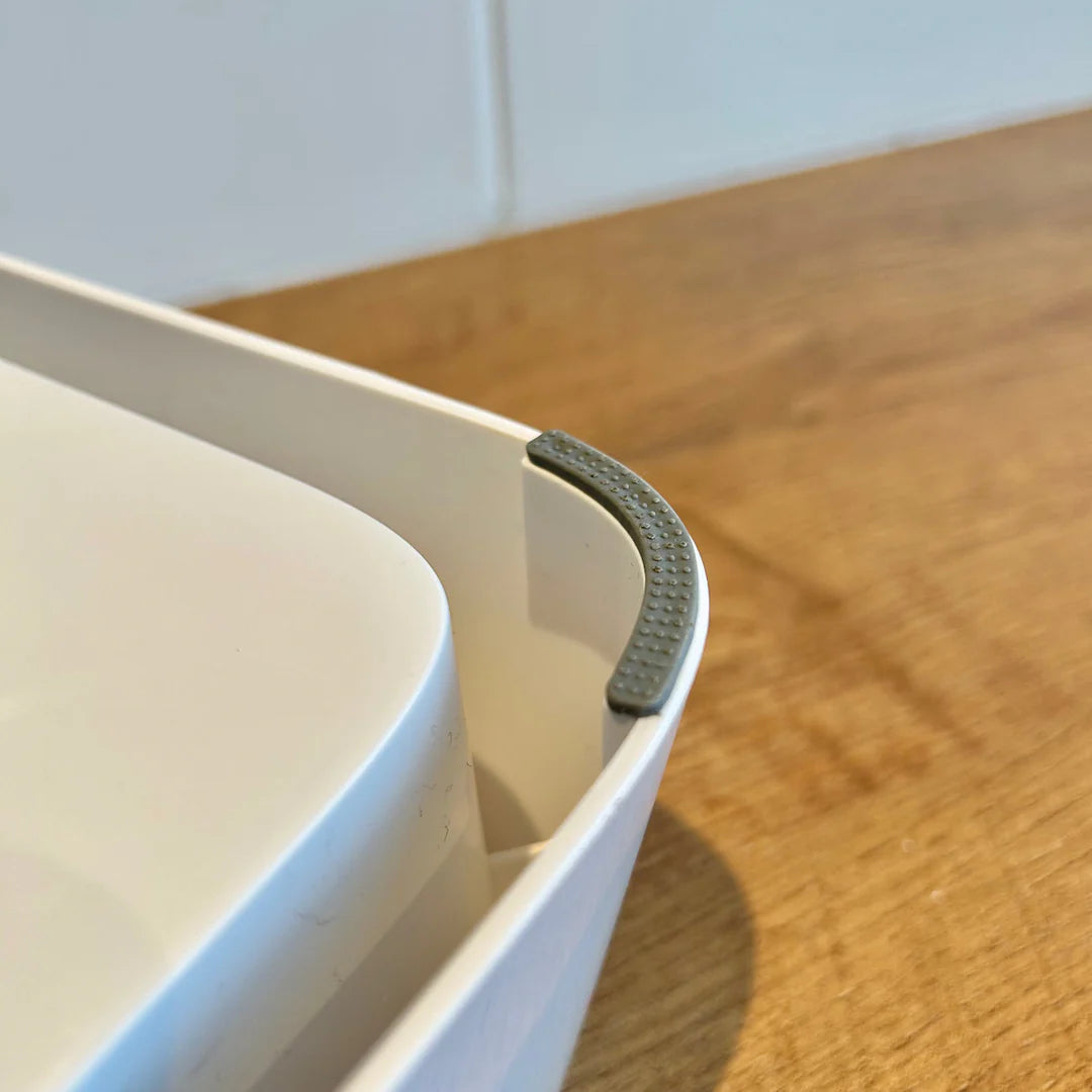 Fluffy Tailâ„¢ Zero Splash Dog Water Bowl