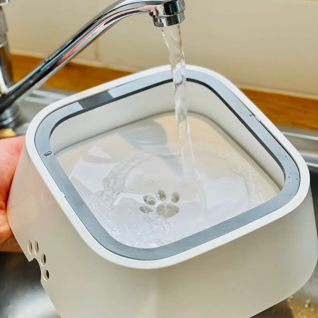 Fluffy Tailâ„¢ Zero Splash Dog Water Bowl
